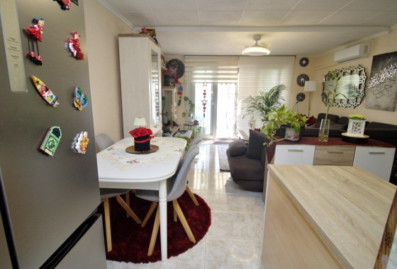 Herverkoop - Halfvrijstaande villa -
Torrevieja - San Luis
