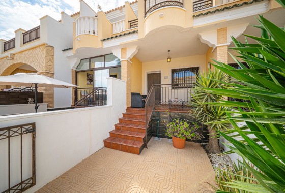 Herverkoop - Rijhuis -
Ciudad Quesada - Rojales - Lo Marabú