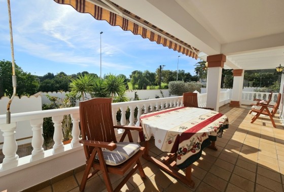 Sprzedaż - Wolnostojąca willa -
Orihuela - Campoamor Golf