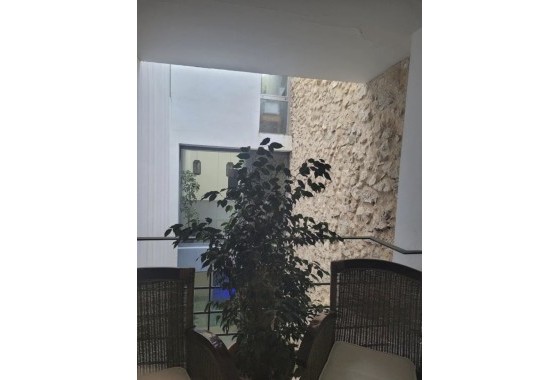 Revente - Appartement -
Relleu - Inland