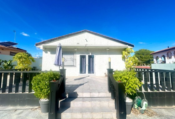 Herverkoop - Vrijstaande Villa -
Pilar de la Horadada - Pinar de Campoverde