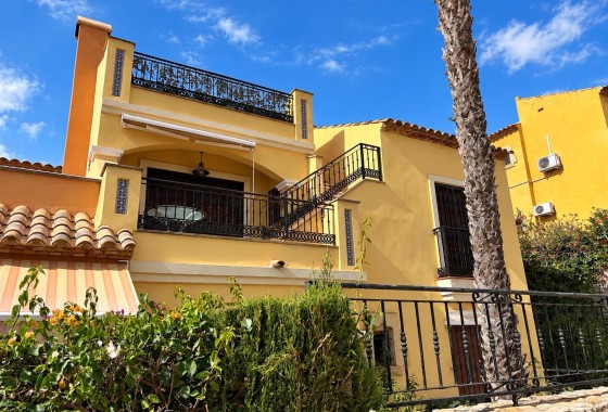 Wiederverkauf - Wohnung / Apartment -
La Rellana