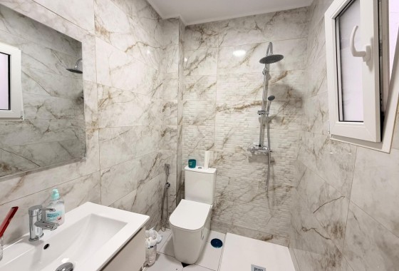 Venta - Apartamento / Piso -
Torrevieja