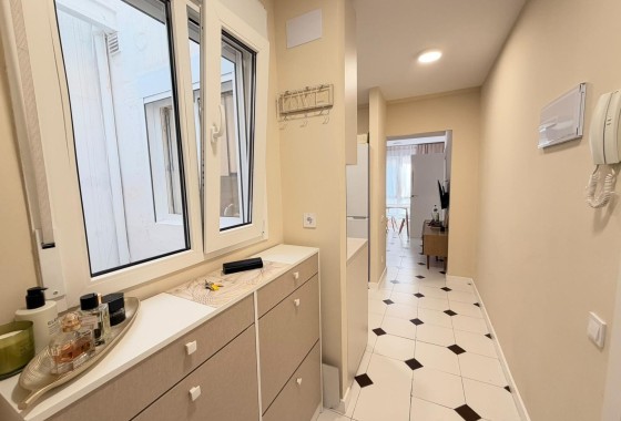Venta - Apartamento / Piso -
Torrevieja