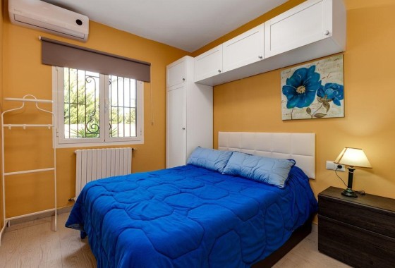 Venta - Chalet Independiente -
Torrevieja - La Siesta