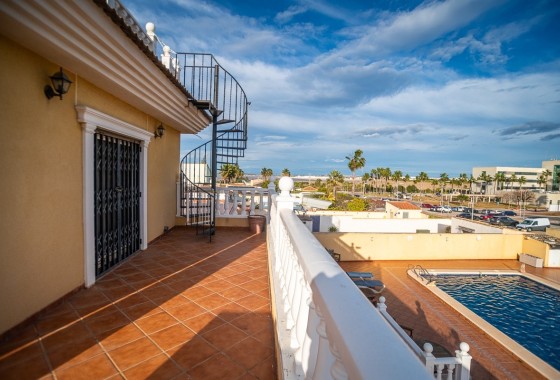 Herverkoop - Vrijstaande Villa -
Torrevieja - Los Balcones