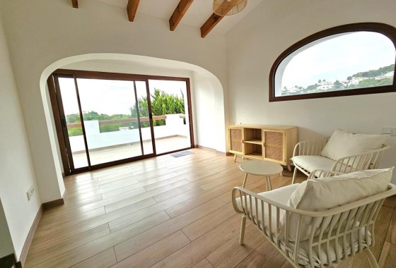Venta - Chalet Independiente -
Jávea