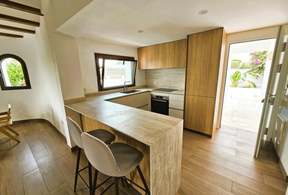 Venta - Chalet Independiente -
Jávea