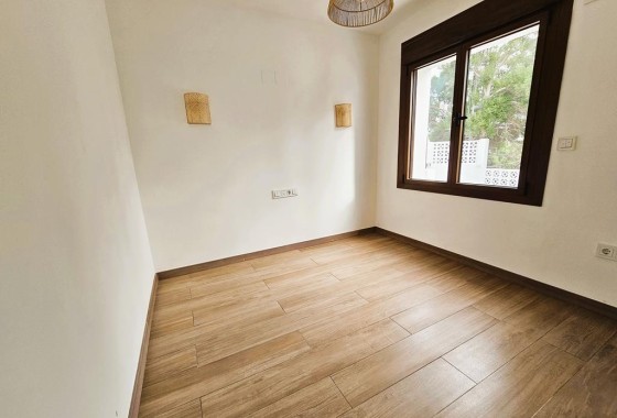 Venta - Chalet Independiente -
Jávea