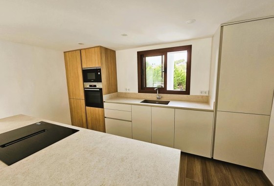 Venta - Chalet Independiente -
Jávea
