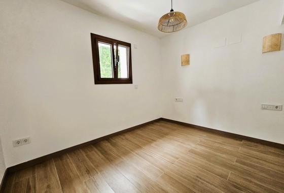 Venta - Chalet Independiente -
Jávea
