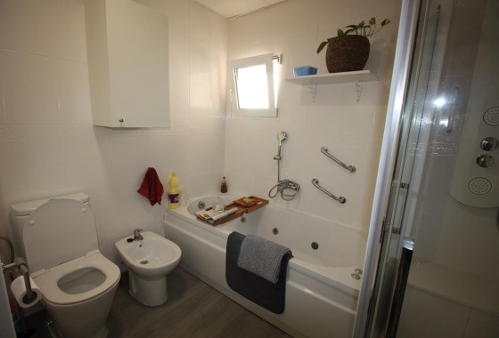 Wiederverkauf - Wohnung / Apartment -
Guardamar del Segura