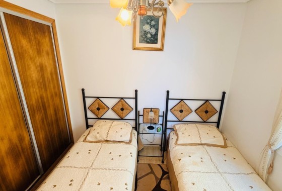 Herverkoop - Vrijstaande villa -
Los Montesinos - La Herrada