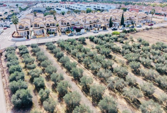 Herverkoop - Vrijstaande villa -
Los Montesinos - La Herrada