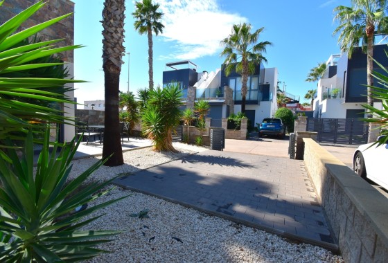 Resale - Semi Detached Villa -
Orihuela Costa - Lomas de Cabo Roig