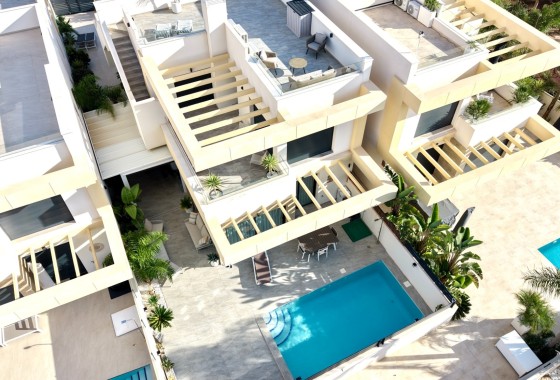 Herverkoop - Vrijstaande villa -
Los Montesinos - La Herrada