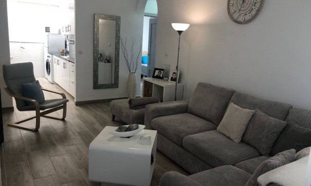Återförsäljning - Lägenhet / lägenhet -
Orihuela - Entre Naranjos - Vistabella