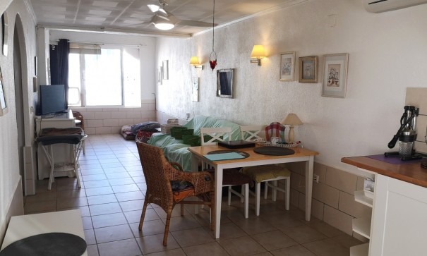 Herverkoop - Stadswoning -
Torrevieja - Torretas