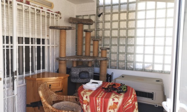 Herverkoop - Stadswoning -
Torrevieja - Torretas