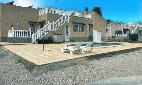 Herverkoop - country house -
Orihuela