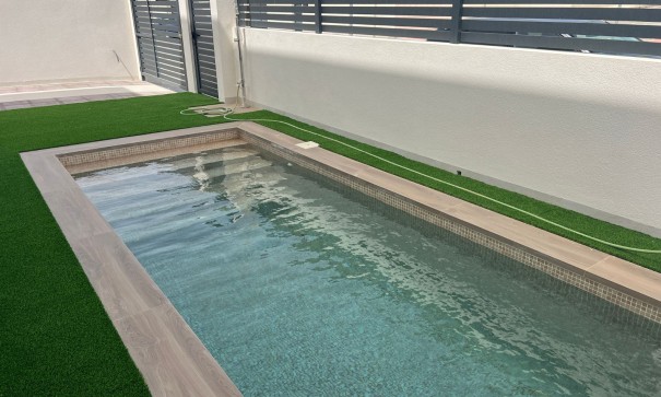 Obra Nueva - Villa adosada -
Benijofar