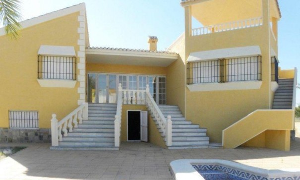Nybyggd - Fristående villa -
La Manga del Mar Menor
