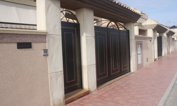 Nybyggd - Radhus -
Torrevieja - Los altos