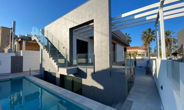 Nouvelle construction - Villa Individuelle -
Torrevieja - La Mata