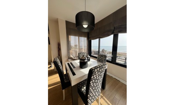 Sale - Apartment Flat -
Torrevieja - Mar azul