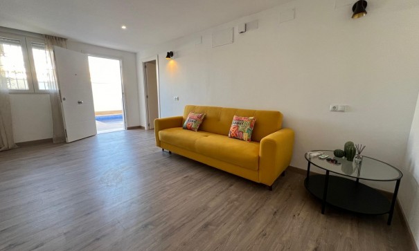 Sale - Semi Detached Villa -
Torrevieja - Torreblanca