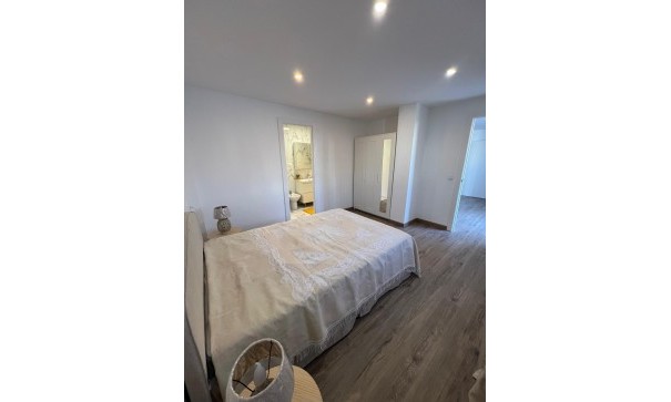 Sale - Semi Detached Villa -
Torrevieja - Torreblanca