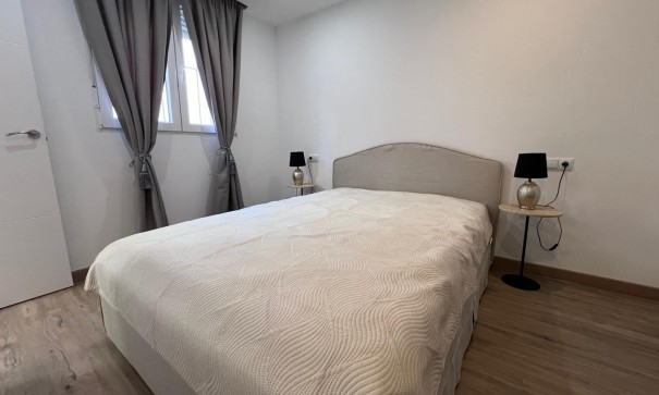 Sale - Semi Detached Villa -
Torrevieja - Torreblanca