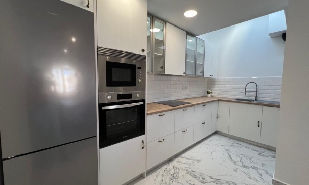 Sale - Semi Detached Villa -
Torrevieja - Torreblanca