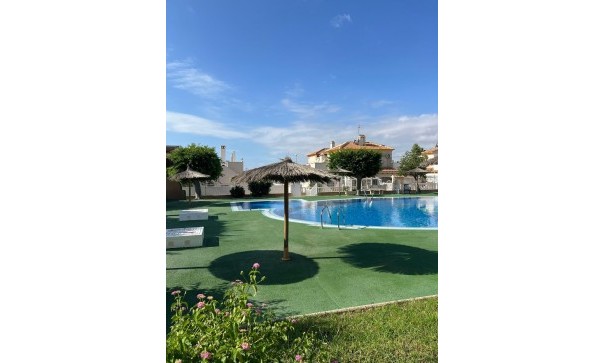 Sale - Semi Detached Villa -
Torrevieja - Torreblanca