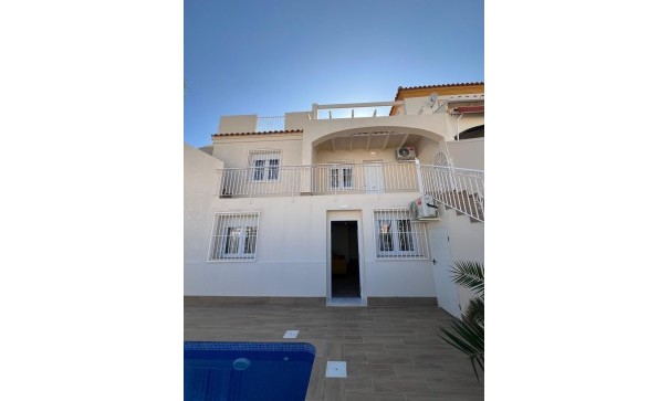 Sale - Semi Detached Villa -
Torrevieja - Torreblanca