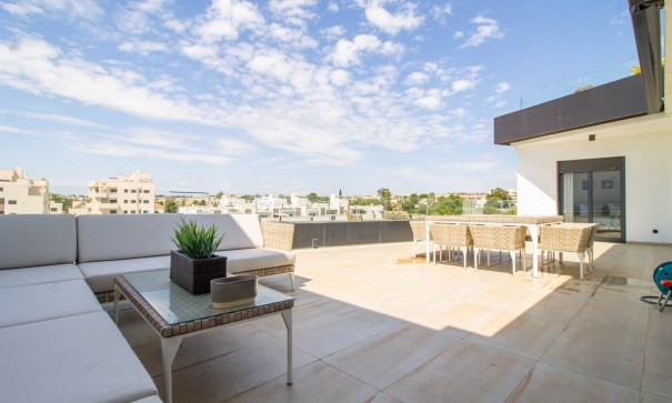 Sale - Apartment / flat -
Orihuela Costa - Villamartin*