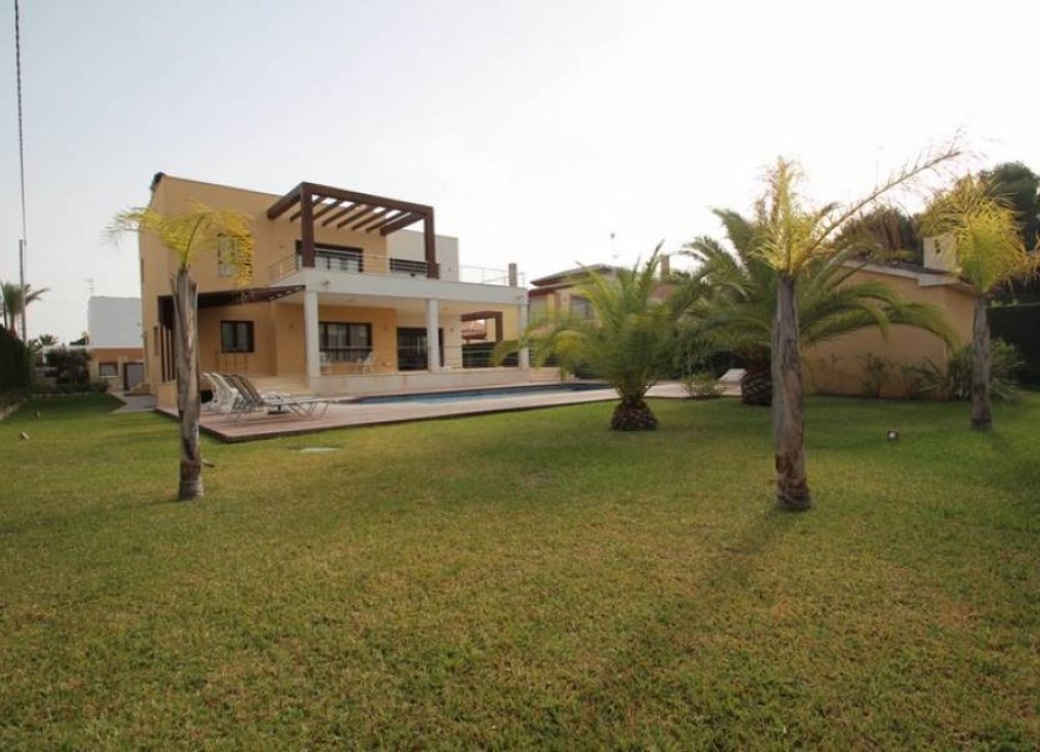 Återförsäljning - Villa -
Orihuela Costa - Cabo Roig