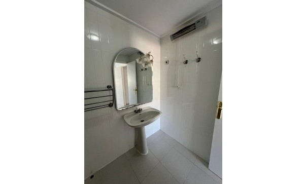 Sale - Apartment Flat -
Torrevieja - Centro - Muelle Pesquero