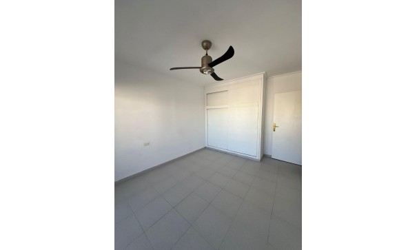 Sale - Apartment Flat -
Torrevieja - Centro - Muelle Pesquero