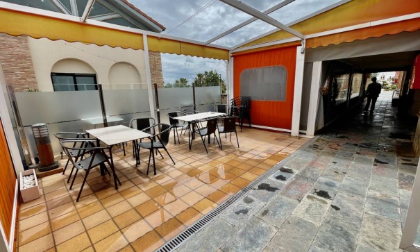 Commercieel - Herverkoop - Algorfa -
                La Finca Resort