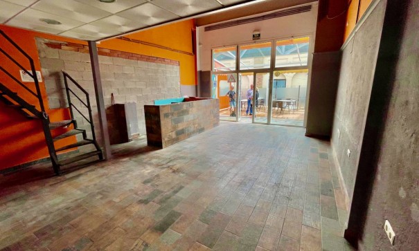 Herverkoop - Commercieel -
Algorfa - La Finca Resort