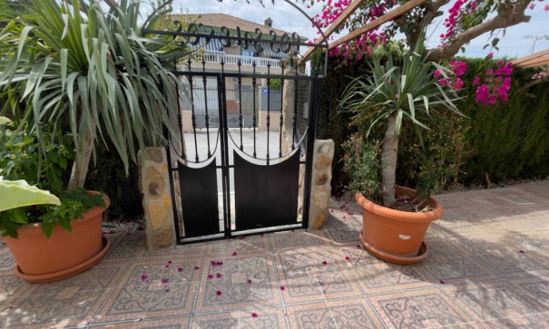 Sale - Finca Country Property -
Orihuela