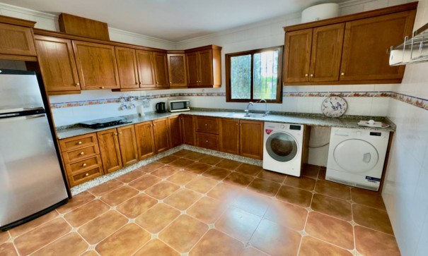 Venta - Chalet Independiente -
Orihuela