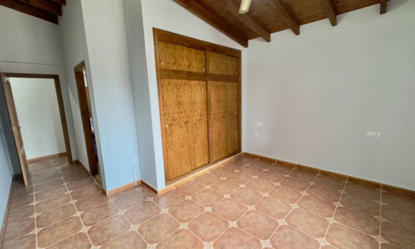 Venta - Chalet Independiente -
Orihuela