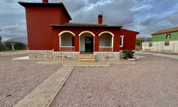 Venta - Chalet Independiente -
Orihuela