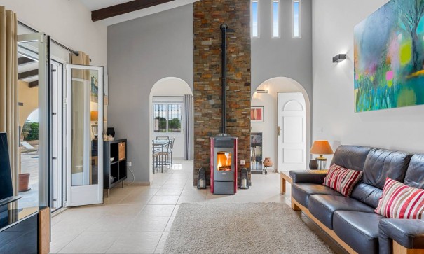 Videresalg - Finca landejendom -
Rafal