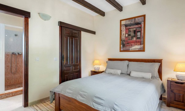 Videresalg - Finca landejendom -
Rafal