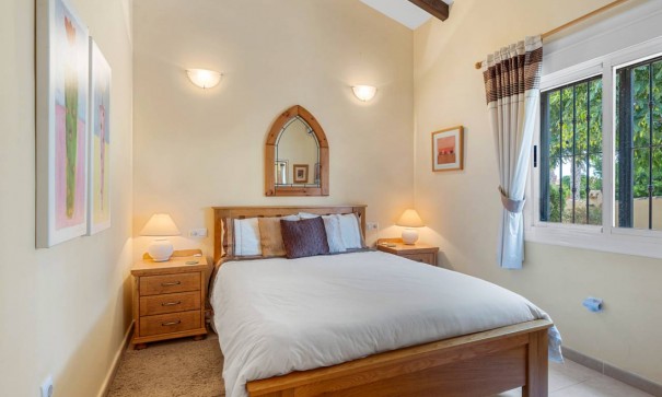 Videresalg - Finca landejendom -
Rafal