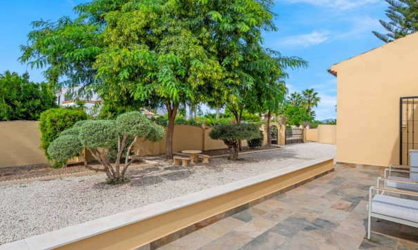 Videresalg - Finca landejendom -
Rafal