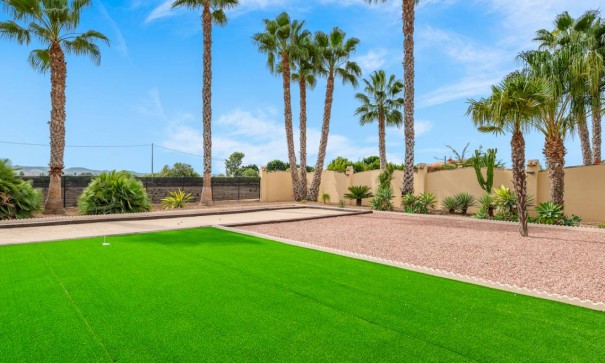 Videresalg - Finca landejendom -
Rafal